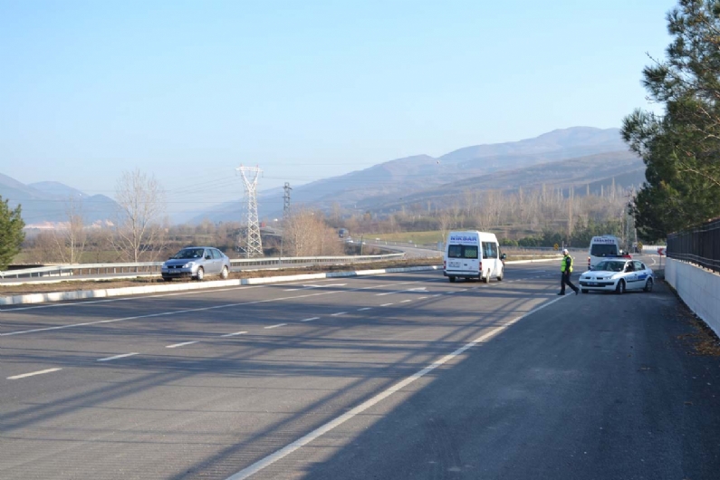 Niksar Bölge Trafik İstasyonu tarafından asayiş ve trafik uygulaması yapıldı.