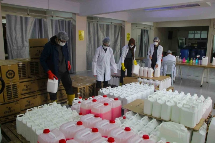Amasya’da hastanelerin temizlik malzemesi kimyacı liselilerden
