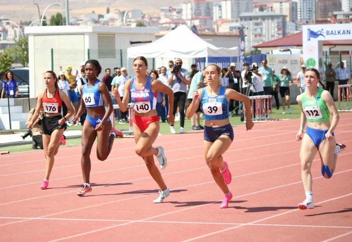 Balkan U18 Atletizm Şampiyonası Sivas’ta başladı