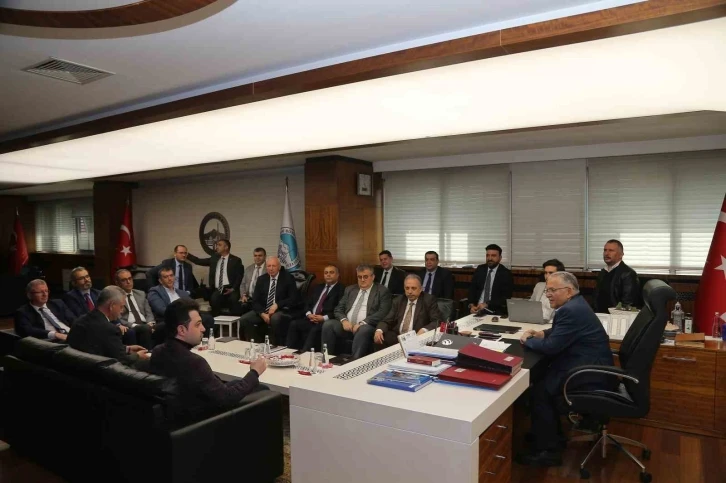 Başkan Büyükkılıç, teknik ekibiyle "Kartal Kavşağı" Projesini masaya yatırdı
