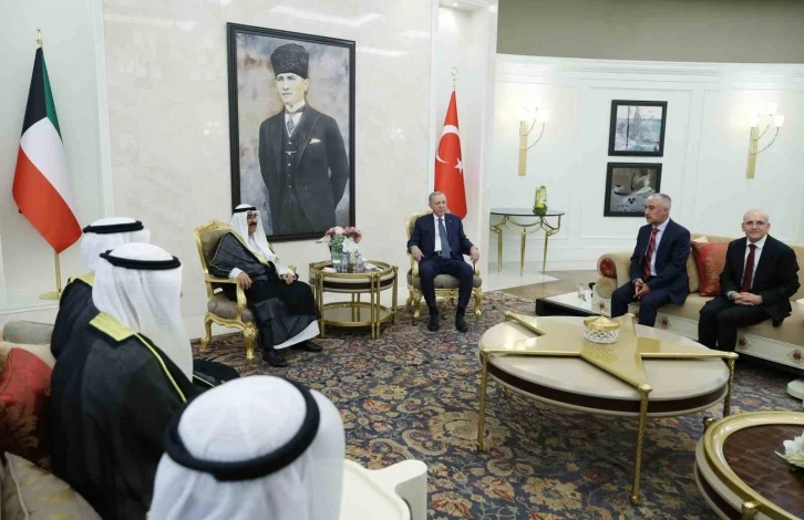 Cumhurbaşkanı Erdoğan, Kuveyt Emiri  es-Sabah’ı  resmi törenle karşıladı

