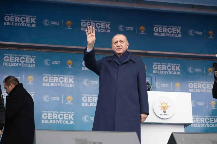 Cumhurbaşkanı Erdoğan: "Dün birlikte yoldaşlık ettiklerini bugün sırtından hançerliyorlar"
