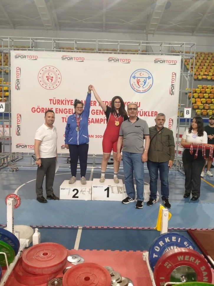 Eskişehirli görme engelli sporcu Türkiye şampiyonu oldu
