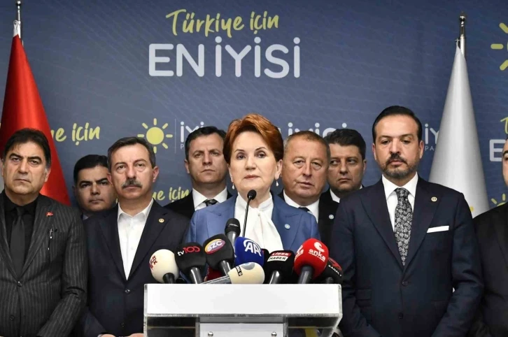 İYİ Parti Genel Başkanı Akşener: "En kısa sürede olağanüstü seçimli kongremizi toplayacağız"
