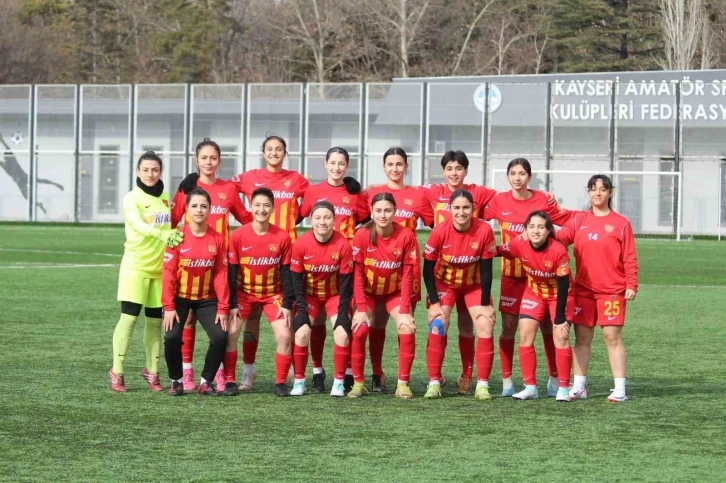 Kadınlar 1. Lig: Kayseri Kadın FK: 3 - Sakarya Kadın FK: 0
