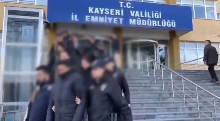 Kayseri merkezli 10 ildeki "Sibergöz-22" operasyonunda 14 tutuklama
