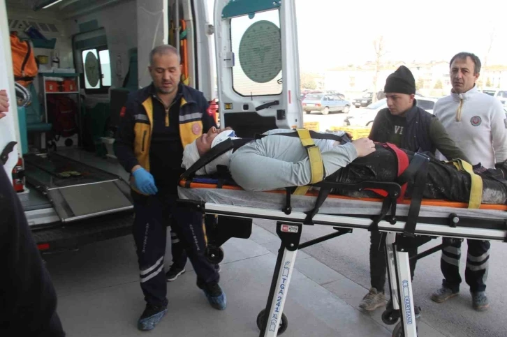 Konya’da hazır beton şantiyesinde iskeleden düşen kişi yaralandı
