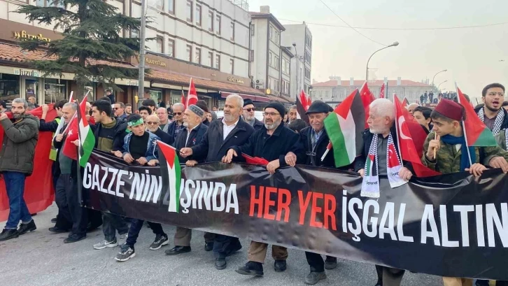 Konya’da "Şehitlere Dua, Gazze’ye Destek" yürüyüşü
