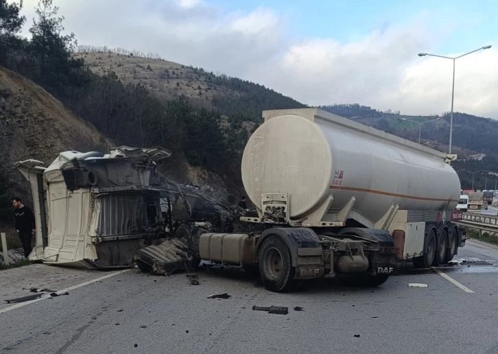 Samsun’da tanker kamyonla çarpıştı: 1 yaralı
