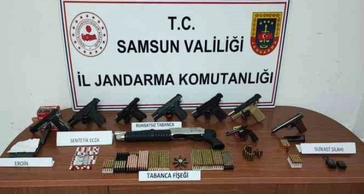 Samsun’da suikast silahının da bulunduğu çok sayıda silah ele geçirildi