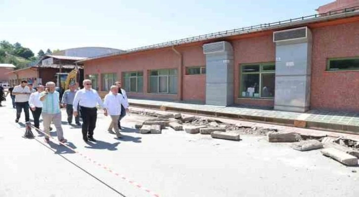 Sivas Devlet Hastanesi’nin çevresi yenileniyor