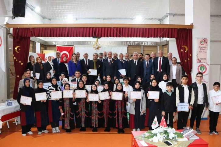 Sivas’ta Arapça şiir yarışması düzenlendi
