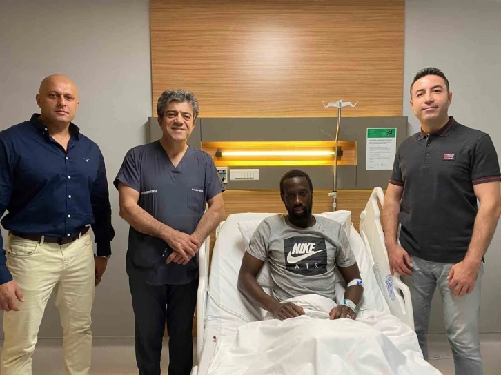 Sivasspor’da Samba Camara ameliyat oldu
