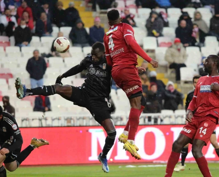 Trendyol Süper Lig: Sivasspor: 1 - Beşiktaş: 0 (Maç sonucu)
