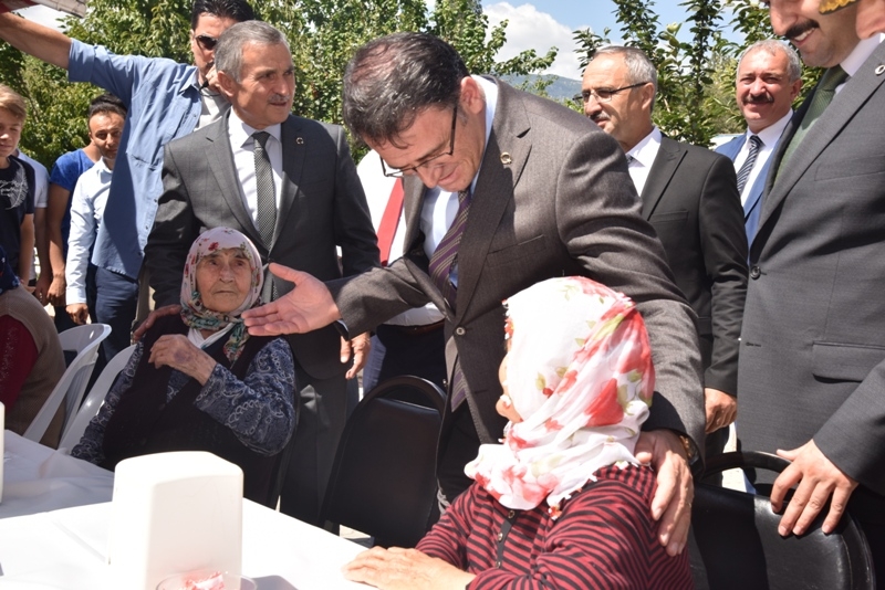  Vali Dr. Ozan Balcı, Huzurevi Sakinlerini Bayramda Yalnız Bırakmadı