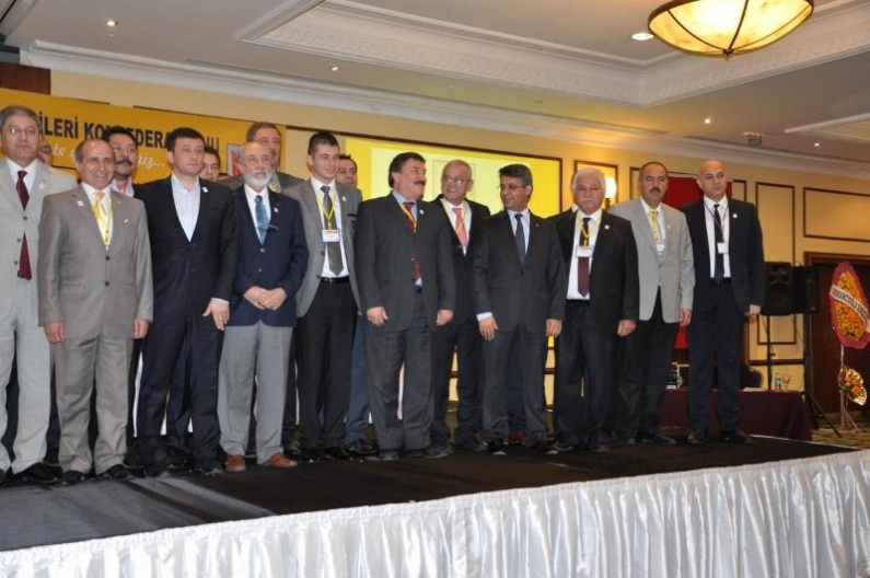 Tokat Sürücü Kursları Derneği Başkanı Mustafa İlyaz, Antalyada gerçekleşen ve çok sayıda milletvekilinin katıldığı Antalya Çalıştay toplantısında 25 senedir değişmeyen mevzuatla ile ilgili sıkıntıların dile getirildiğini s