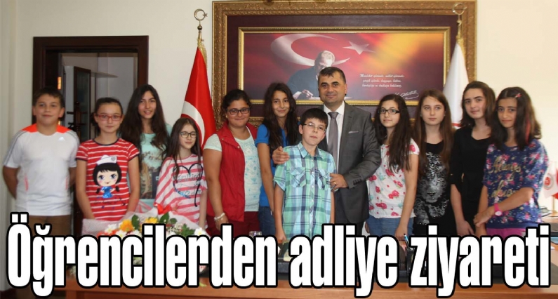 Tokat Cumhuriyet Başsavcısı Özkan Gültekin, bu yıl hukuk ve adalet derslerinin seçmeli ders olarak okutulacağını belirterek, bunu geç kalmış bir adım olarak değerlendirdi. 