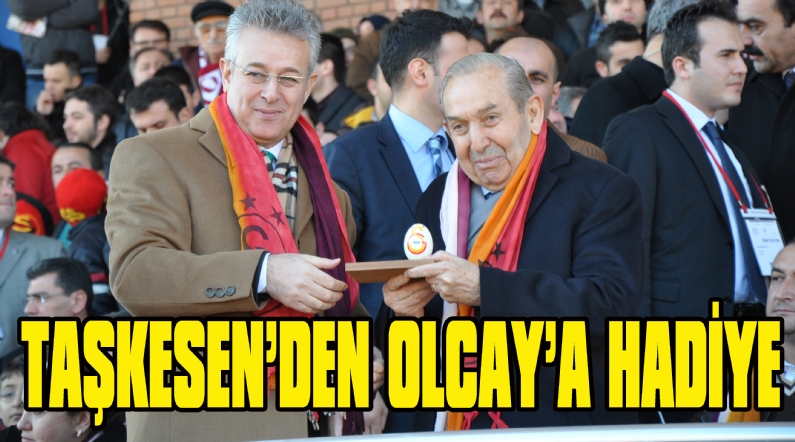 Vali Mustafa Taşkesen, Galatasaray ikinci Başkanı Özkan Olcaya, Galatasaray yumurtası hediye ederken, tiribinde oturan protokole ve misafirlere ise Tokat baskısı atkı hediye etti. 