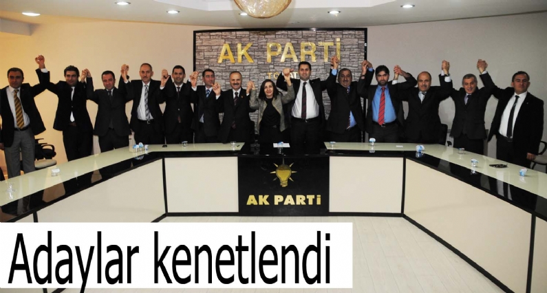 Ak Partiden belediye başkanlığı için aday adayı olan 13 kişiden 11i dün Ak Parti Tokat İl Başkanı Eyüp Eroğlu ile bir araya gelerek, geleneği sürdürüp,  kenetlendiler. 
