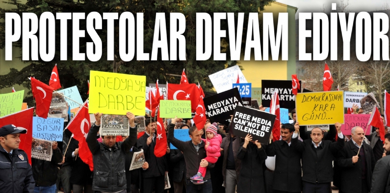 Tokat`ta bir grup vatandaş, İstanbul merkezli ``paralel yapı`` operasyonunu protesto etti.