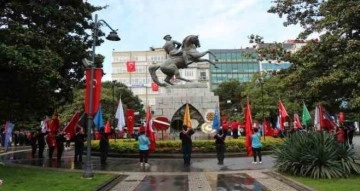 19 Mayıs etkinlikleri Atatürk Anıtı’ndaki törenle başladı