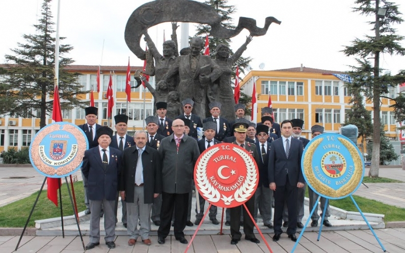 18 Mart Şehitler Günü ve Çanakkale Deniz Zaferi`nin 98. yıl dönümü, tüm yurtta olduğu gibi Turhalda da törenlerle kutlandı.