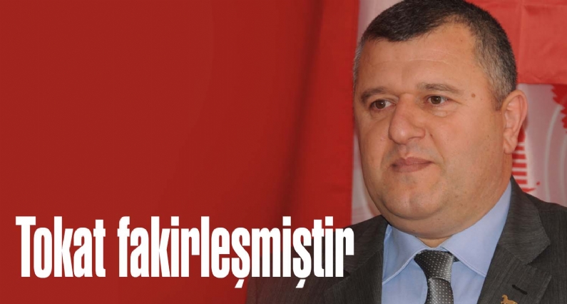 Demokrat Parti (DP) İl Başkanı İrfan Alpat, Tokatta  Ak Parti iktidarı ile hayvancılığın ve tarımın bittiğini belirterek, kentin fakirleştiğini söyledi. 