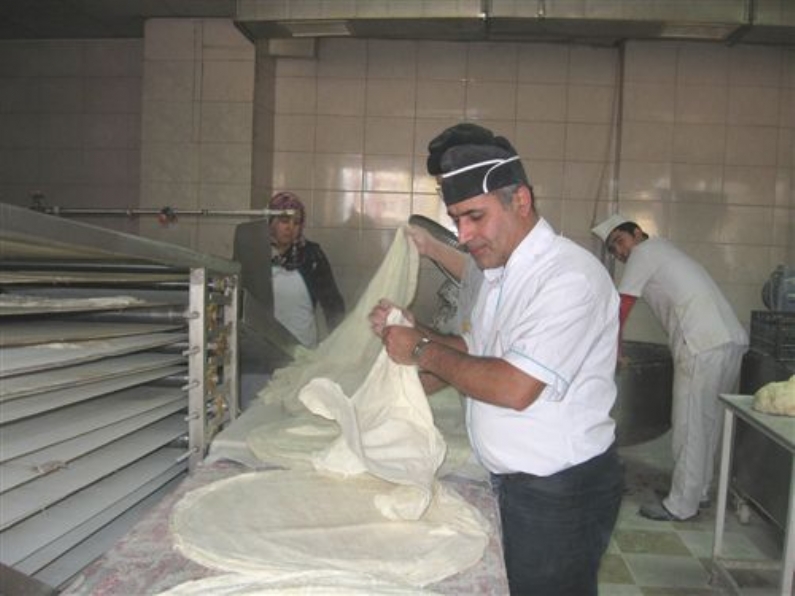 Turhalda 13 yaşından beri yufka yapan Osman Şahin (43), amacının yufkalarını marka yapmak olduğunu söyledi. 