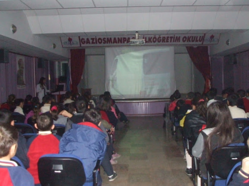 Tokat Gaziosmanpaşa Ortaokulunda öğrencilere yönelik eğitim semineri verildi. 
