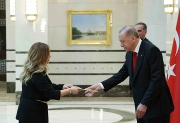 5 ülkenin büyükelçisinden Cumhurbaşkanı Erdoğan’a güven mektubu
