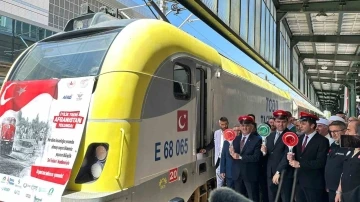 Afganistan’a yardım malzemesi taşıyacak ‘İyilik Treni’nin 20’incisi Ankara’dan hareket etti
