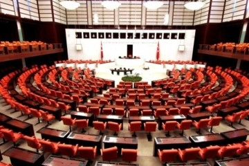 AK Parti’de 16 kabine üyesi milletvekili aday oldu