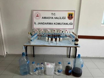 Amasya’da jandarmadan yasa dışı alkol üreten şahıslara operasyon
