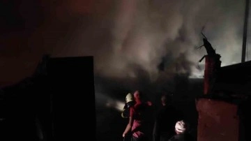 Amasya’da köyde yangın çıktı: 2 ev, 2 garaj ve samanlık kül oldu