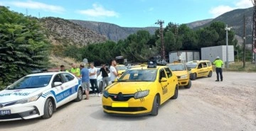 Amasya’da polisten ticari taksilere taksimetre denetimi