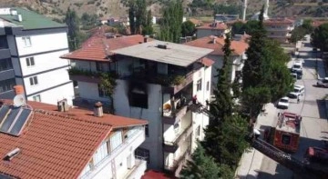 Amasya’da üç katlı binada korkutan yangın