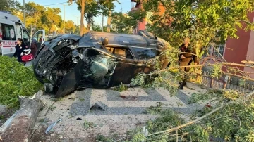 Anneannesinden izinsiz aldığı araçla kaza yaptı: 2 genç ağır yaralandı
