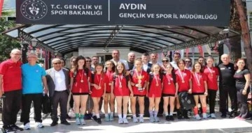 Aydın Gençlik ve Spor İl Müdürü Fillikçioğlu şampiyon öğrencileri ağırladı