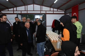Başkan Büyükkılıç; büyükşehirin iftar sofrasını ziyaret etti
