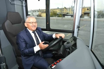 Başkan Büyükkılıç: “Yeni elektrikli otobüslerimiz görücüye çıkıyor”
