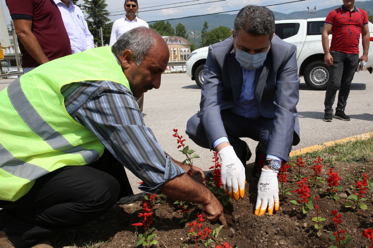 Başkan Eroğlu: Daha Yeşil Bir Tokat İçin Hedefimiz 250 Bin Çiçek