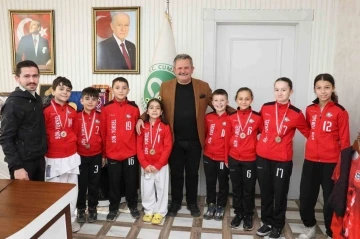 Başkan Koloğlu, sporcuları ağırladı
