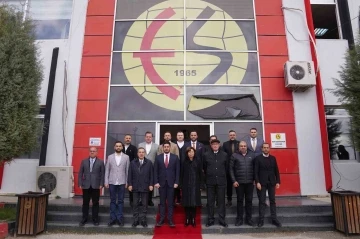 Başkanlardan Eskişehirspor kulübüne ziyaret
