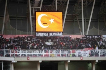 Beşiktaş taraftarları takımını yalnız bırakmadı
