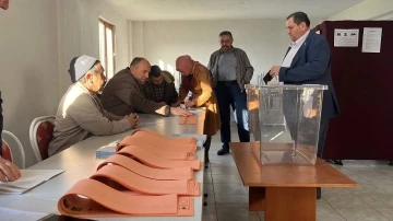 Bolu’da seçmenler oy kullanmaya başladı
