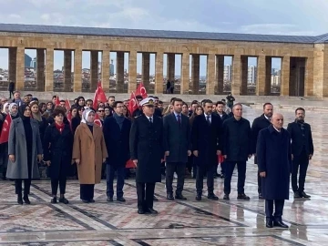 Cumhur İttifakı Ankara Büyükşehir Belediyesi Adayı Altınok’tan Anıtkabir’e ziyaret
