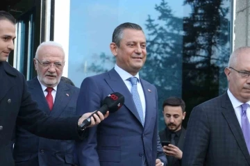 Cumhurbaşkanı Erdoğan’ın CHP Genel Başkanı Özel’i kabulü sona erdi
