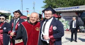 Dersinden kaldığı profesör babasının elinden diplomasını aldı