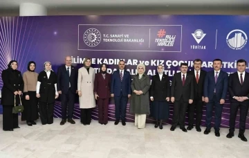 Emine Erdoğan, Altındağ’da Yazar Alev Alatlı’nın adı verilen bilim merkezinin açılışını yaptı
