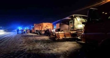 Erzincan’da zincirleme trafik kazası: 8 yaralı